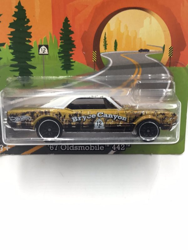 Hot Wheels Road Trippin 67 Oldsmobile 442 #14 W4 Hot on Sale