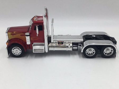 Jada 1 32 Peterbuilt Model 379 Truck with opening hood and opening doors - Loose No Box Supply