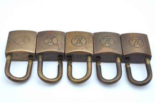 Authentic Louis Vuitton Padlock 10Set Old Model LV J8958 Online Sale