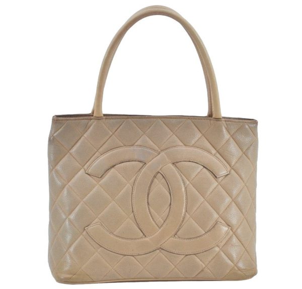 Authentic CHANEL Caviar Skin Medallion CC Logo Shoulder Tote Bag Beige 0892I Hot on Sale